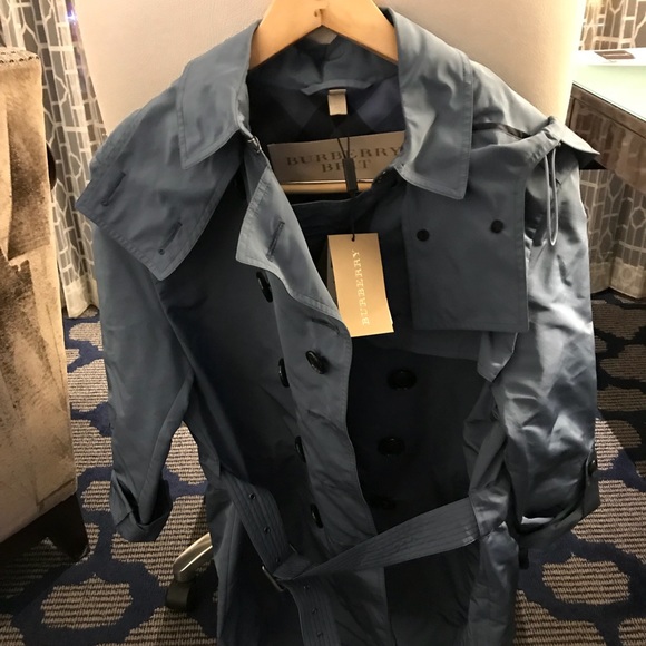 Gorgeous trench coat - Picture 3 of 7